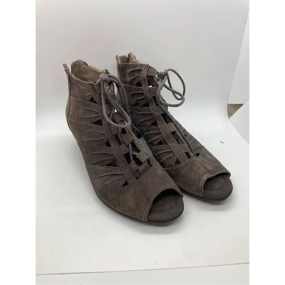 Earth Aurora Peep Toe Casual Bootie Women's Size 6.5 Brown Suede 2” Heel